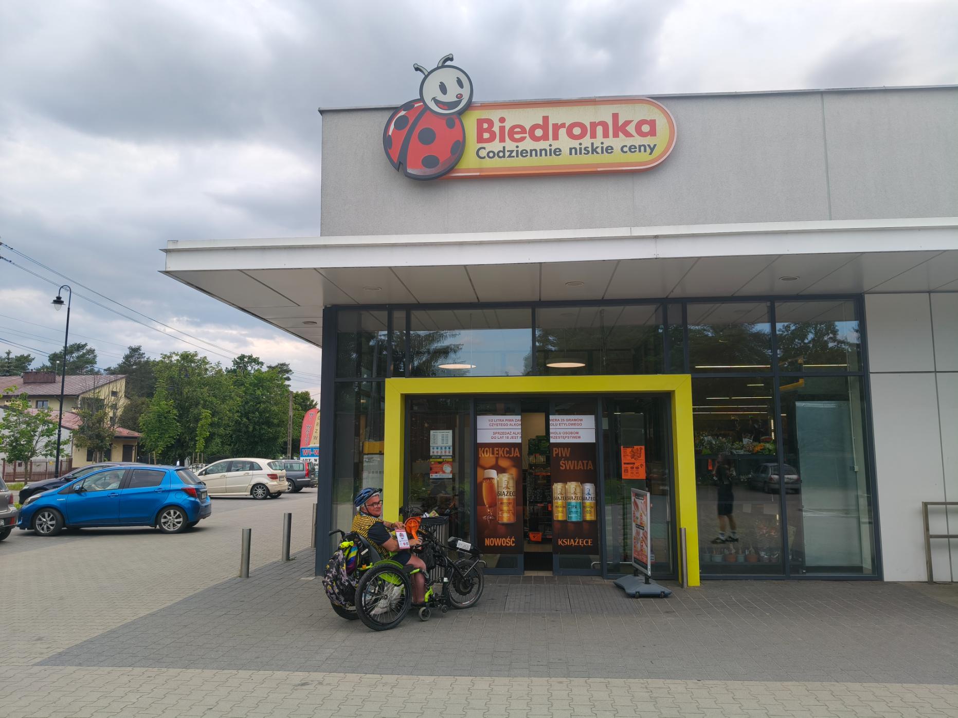 Dziś, 9 czerwca, odbyła się zbiórka dla Zbyszka przy Biedronce w Otwocku. Dziękujemy wszystkim wspierającym za wszelką pomoc.