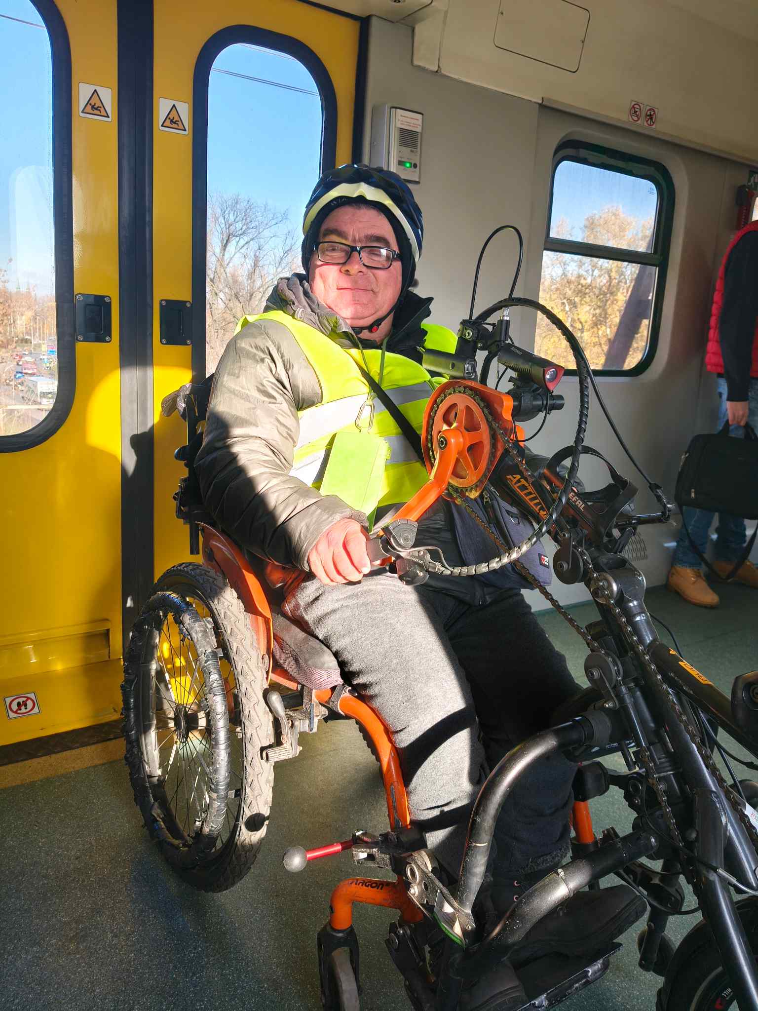 Zdjęcie do wpisu: Dziś podróż z Otwocka do Sochaczewa Kolejami Mazowieckimi na zbiórkę dla Zbyszka.